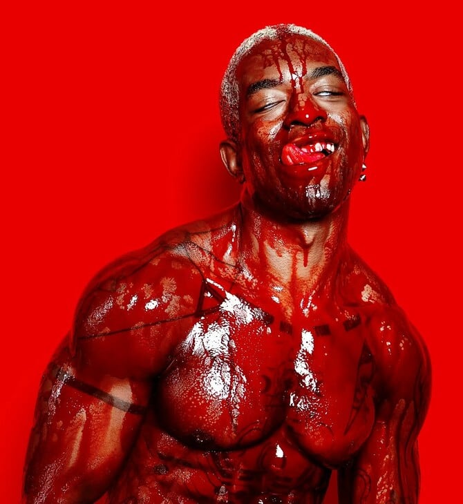  Αν δεν μπορείς να μας νικήσεις, θα μας κοιτάς/ από τον Πάνο Μιχαήλ