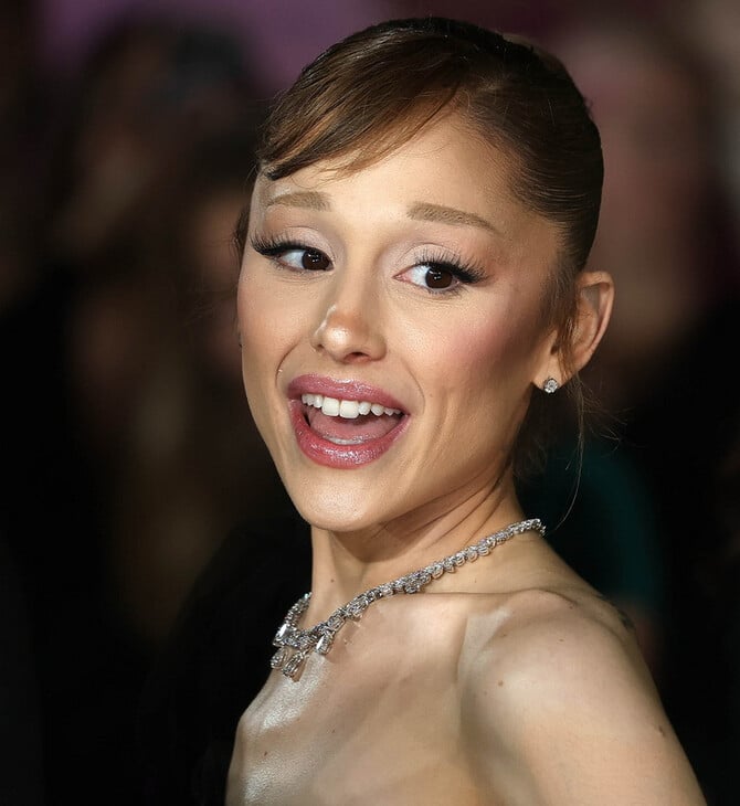 Αριάνα Γκράντε: Στη δικαιοσύνη ο άνδρας που όρμησε πάνω της στη Σιγκαπούρη