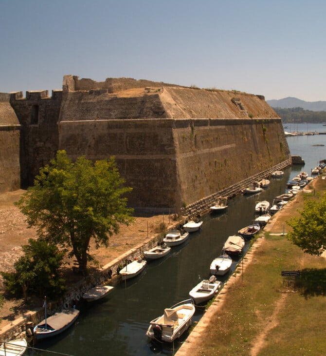 ΥΠΠΟ: Αποκατάσταση της γέφυρας που οδηγεί στο Παλαιό Φρούριο Κέρκυρας