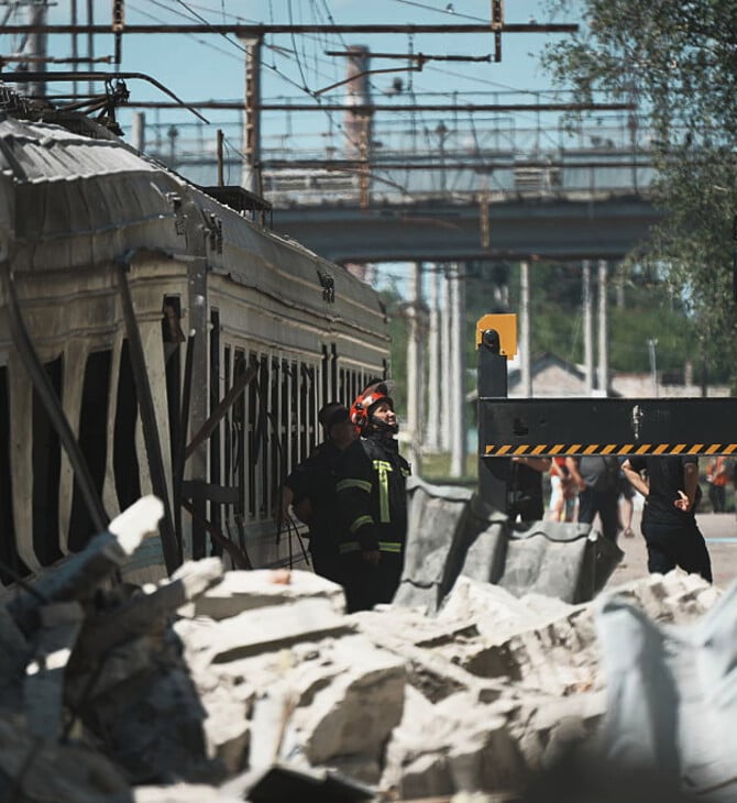 Τα τρένα στόχος της Ρωσίας: Εντείνονται οι σφοδρές επιθέσεις στο σιδηροδρομικό δίκτυο της Ουκρανίας