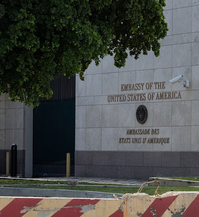 Ένοπλοι άνοιξαν πυρ κατά πεζοναυτών έξω από την πρεσβεία των ΗΠΑ στην Αϊτή