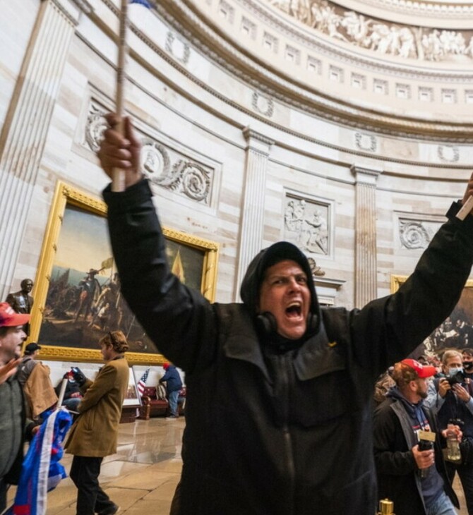 Εισβολή στο Καπιτώλιο: Ο Τραμπ έδωσε χάρη σε έναν ακόμη οπαδό του