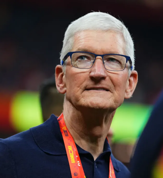 Apple: «Φεύγει» ο Τιμ Κουκ; Ξεκίνησε επίσημα η συζήτηση διαδοχής