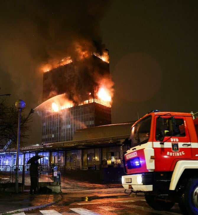 Τεράστια πυρκαγιά κατέστρεψε εμβληματικό ουρανοξύστη στο Ζάγκρεμπ
