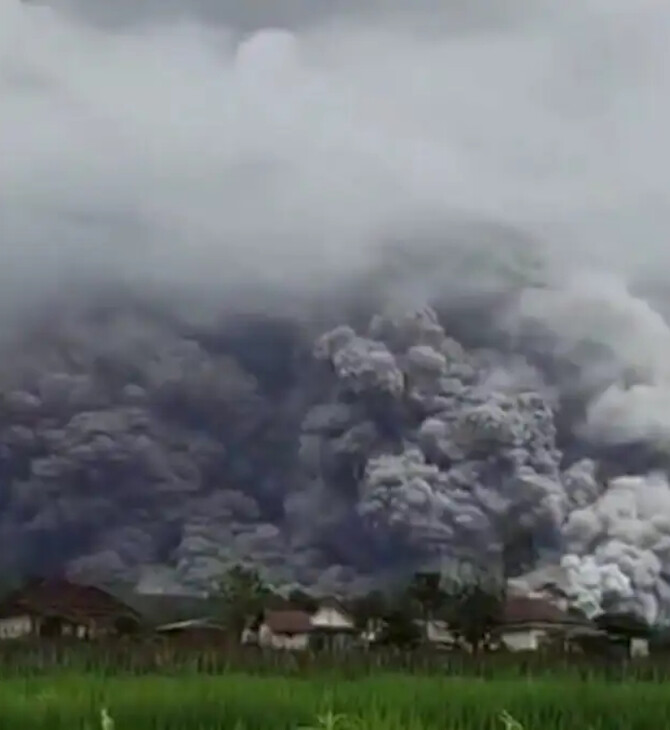 Ινδονησία: Εξερράγη το ηφαίστειο Σεμερού – Γιγαντιαίο νέφος στάχτης και εκκενώσεις κατοίκων