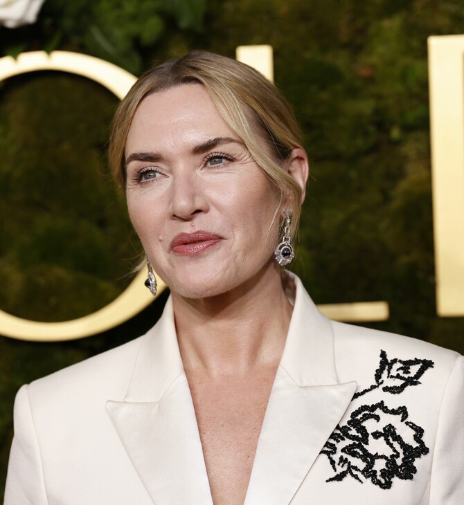 Η αμήχανη πρώτη συνάντηση της Κέιτ Γουίνσλετ με τον βασιλιά Κάρολο: «Είπα "Μεγαλειότατε!" και καλύφθηκα με μια κάπα»