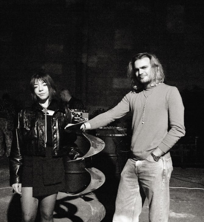 Cosmic Theatre: Το βλέμμα στρέφεται στο διάστημα διασχίζοντας ένα ερείπιο