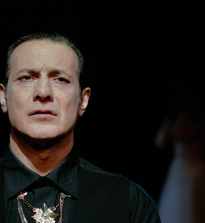 Η βραβευμένη παράσταση «Οιδίπους Τύραννος» επιστρέφει για 15 τελευταίες παραστάσεις