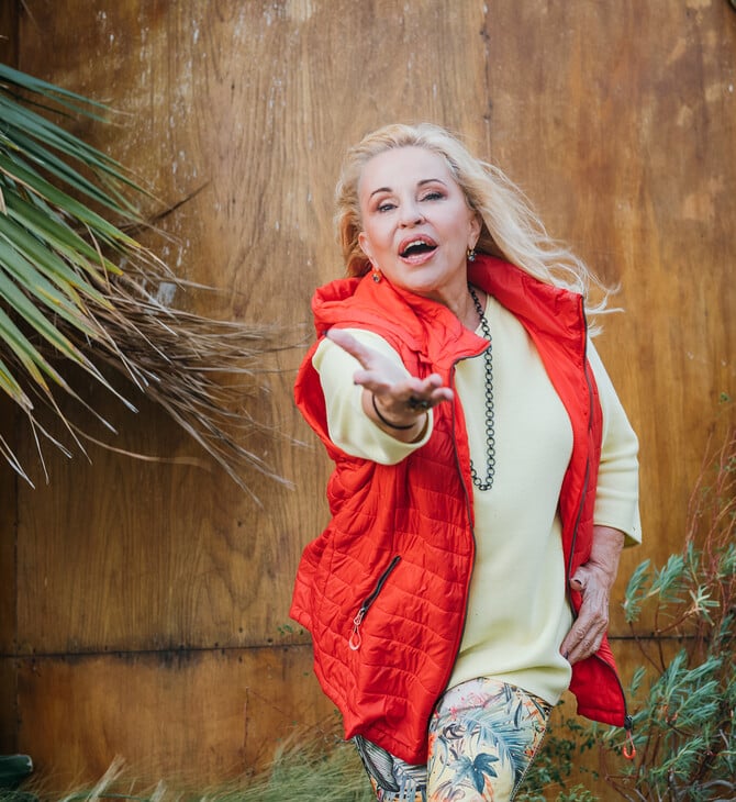 Κορμί κι αλάτι, Μπέσσυ μου!