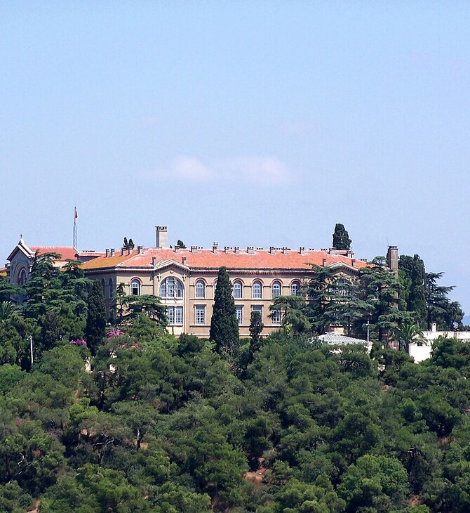 Θεολογική Σχολή Χάλκης: Η παπική επίσκεψη φέρνει ξανά στο προσκήνιο το ζήτημα της επαναλειτουργίας