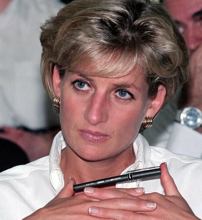 Πριγκίπισσα Νταϊάνα: «Η απάτη του BBC την άφησε εκτεθειμένη στο Παρίσι τη νύχτα που πέθανε» υποστηρίζει ο αδελφός της