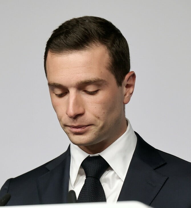 ΖΟΡΝΤΑΝ ΜΠΑΡΝΤΕΛΑ ΕΜΑΝΟΥΕΛ ΜΑΚΡΟΝ ΓΑΛΛΙΑ ΔΗΜΟΣΚΟΠΗΣΗ