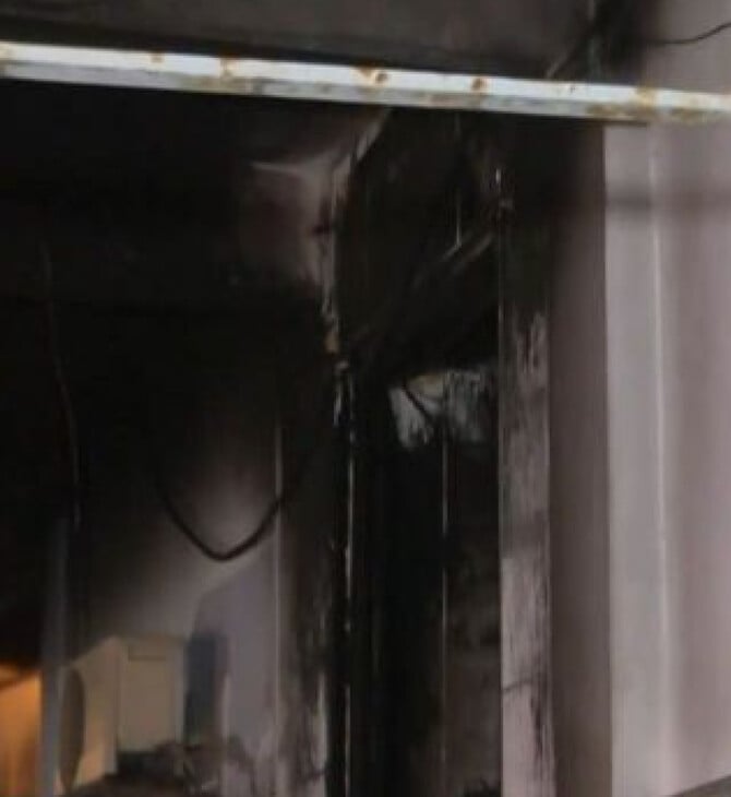 Θεσσαλονίκη: Εμπρηστική επίθεση με γκαζάκια σε είσοδο πολυκατοικίας τα ξημερώματα