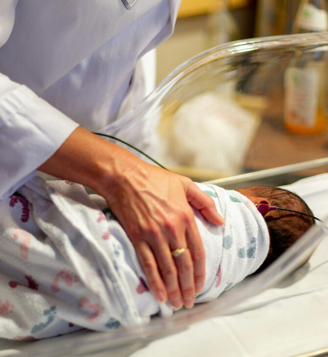 Πρωτοποριακή δοκιμή αξιοποιεί παλιά αντιβιοτικά για να προστατεύσει τα μωρά από τη σήψη