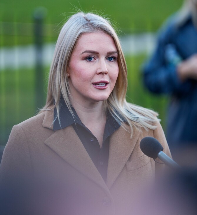 ΚΑΡΟΛΑΪΝ ΛΕΒΙΤ ICE ΗΠΑ