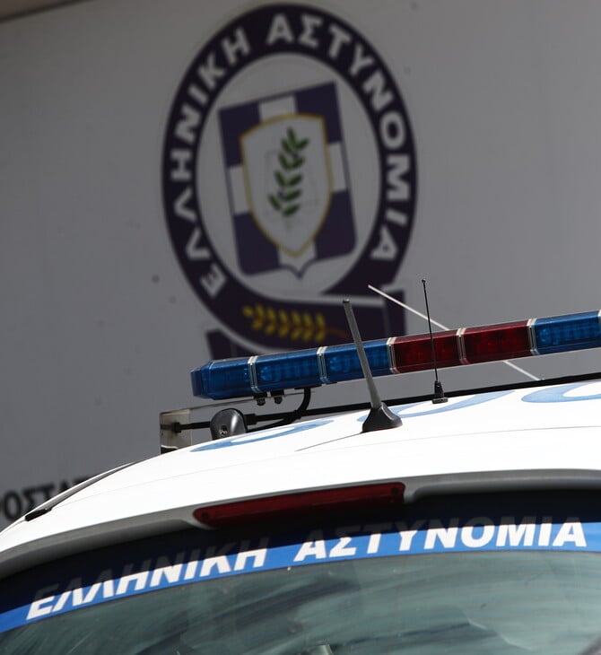 Μενίδι: Ανήλικη πήγε στο Αστυνομικό Τμήμα με ένα βρέφος στην αγκαλιά της 