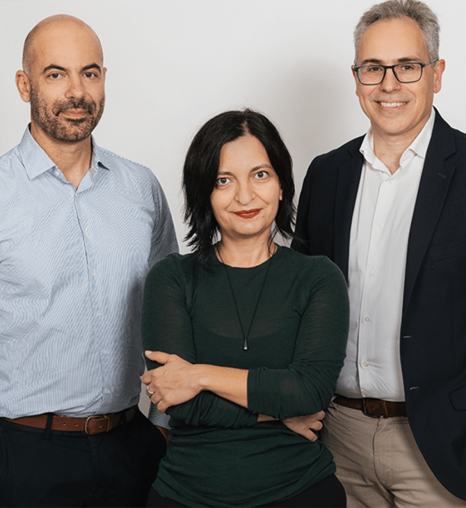 HIV στην Ελλάδα 2025: Όσα ξέρουμε, όσα φοβόμαστε, όσα πρέπει επιτέλους να αλλάξουν