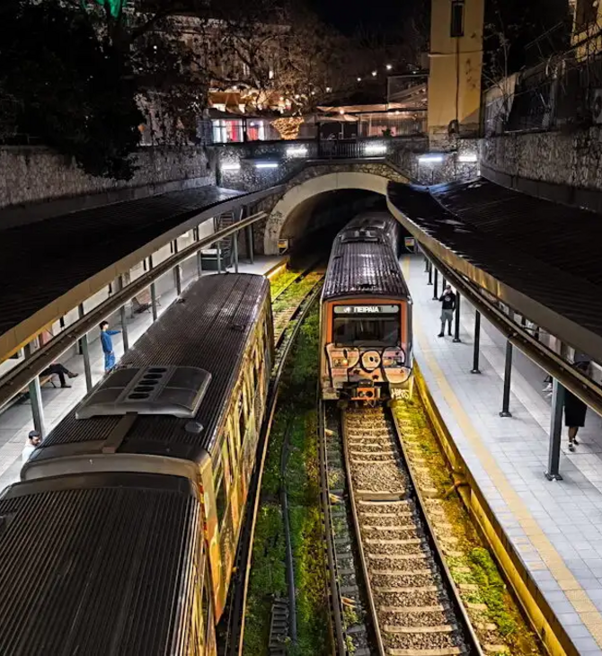 ΗΣΑΠ: Ακινητοποιημένος συρμός μεταξύ Καλλιθέας και Ταύρου – Δύο άτομα έπεσαν στις ράγες