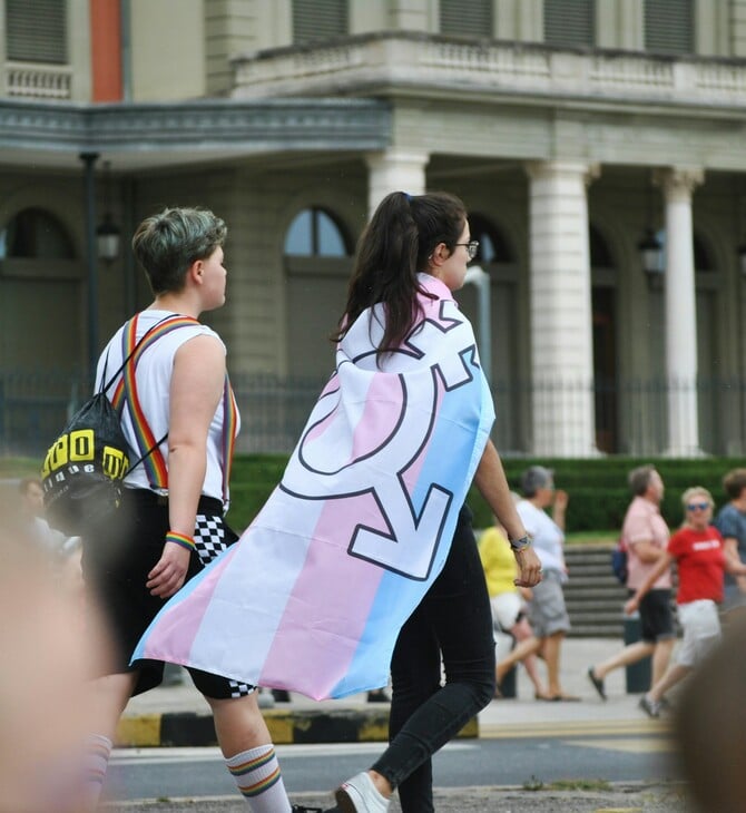 Στη χώρα που θεωρείται πρότυπο ισότητας, οι γυναίκες αναγκάζονται να αποσυρθούν από τη δημόσια ζωή 