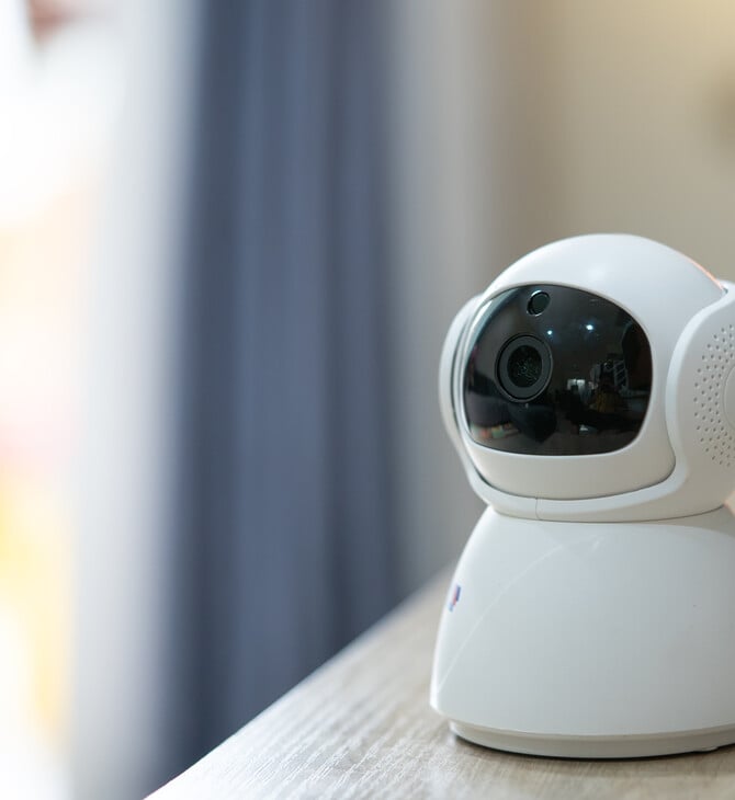 Κύκλωμα χακάρε 120.000 κάμερες σε σπίτια και διέθετε βίντεο με ιδιωτικές στιγμές