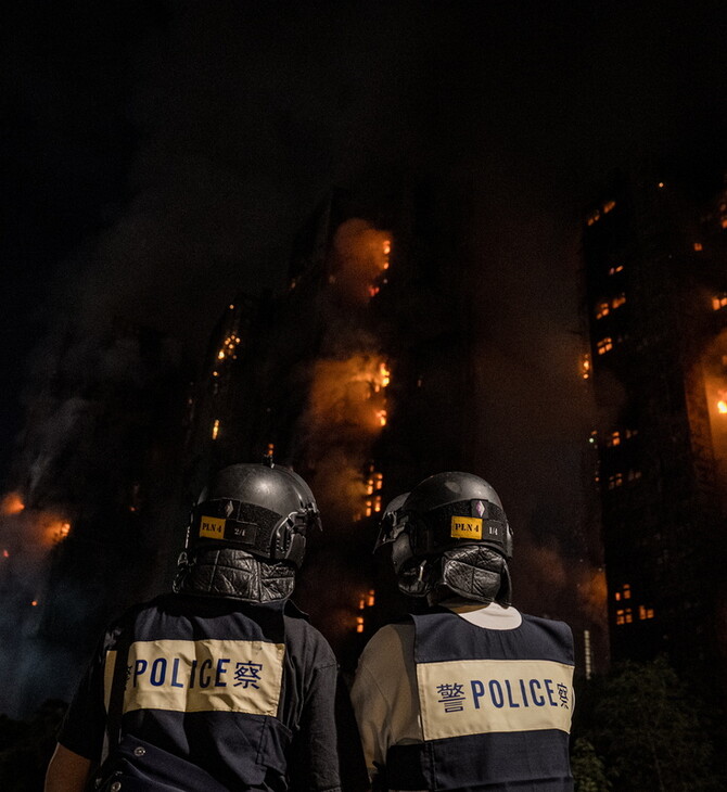 Χονγκ Κονγκ: Ο κυβερνήτης διατάσσει ανεξάρτητη έρευνα για τη φωτιά που στοίχισε τη ζωή σε 151 πολίτες