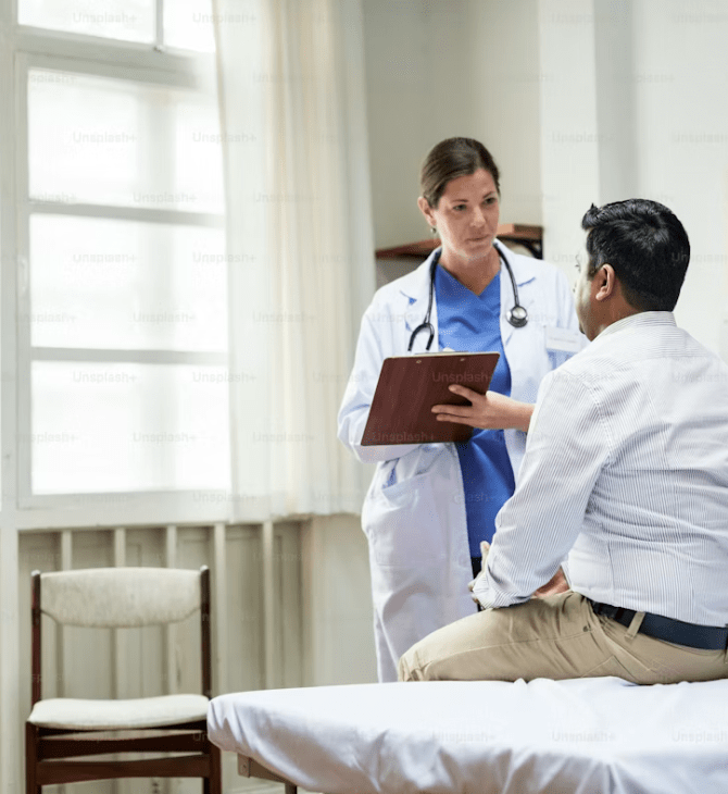 Σχεδόν 1 στις 4 γυναίκες πιστεύει ότι οι άνδρες τυγχάνουν καλύτερης μεταχείρισης από τους επαγγελματίες υγείας