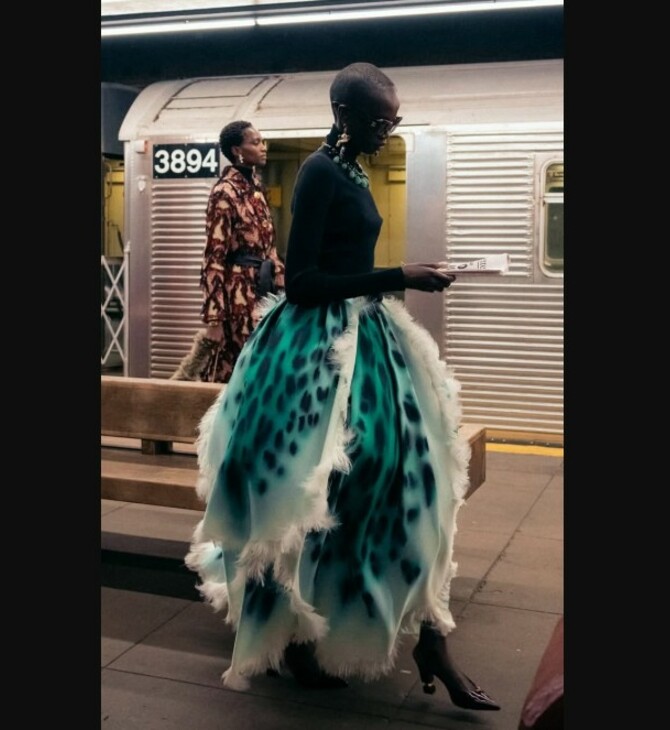 Η Chanel μεταμόρφωσε έναν εγκαταλελειμμένο σταθμό του μετρό σε πασαρέλα στη Νέα Υόρκη