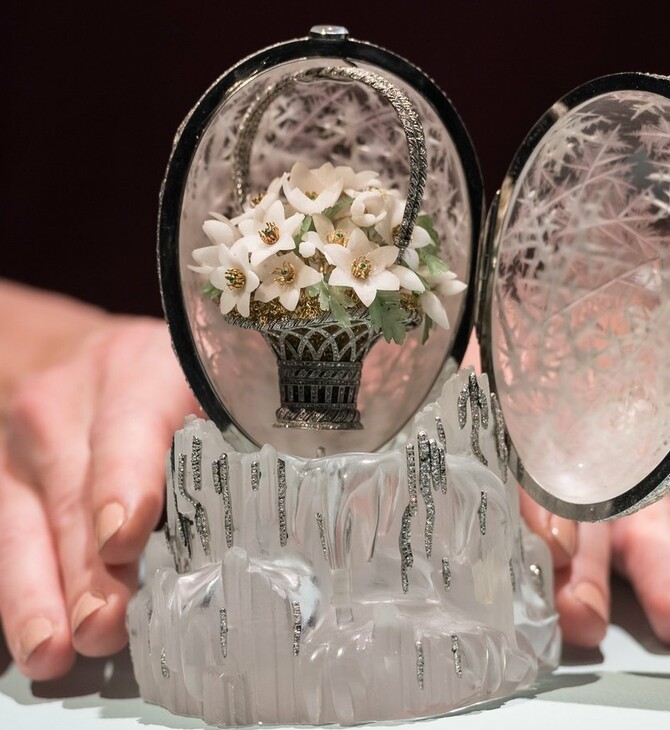 4000 διαμάντια στολίζουν το χειμερινό αυγό Fabergé