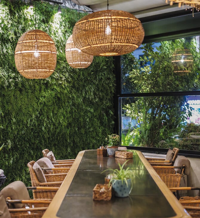 Λεύκες on the Side: All-day στέκι που ενώνει comfort brunch και εκλεκτές κοπές