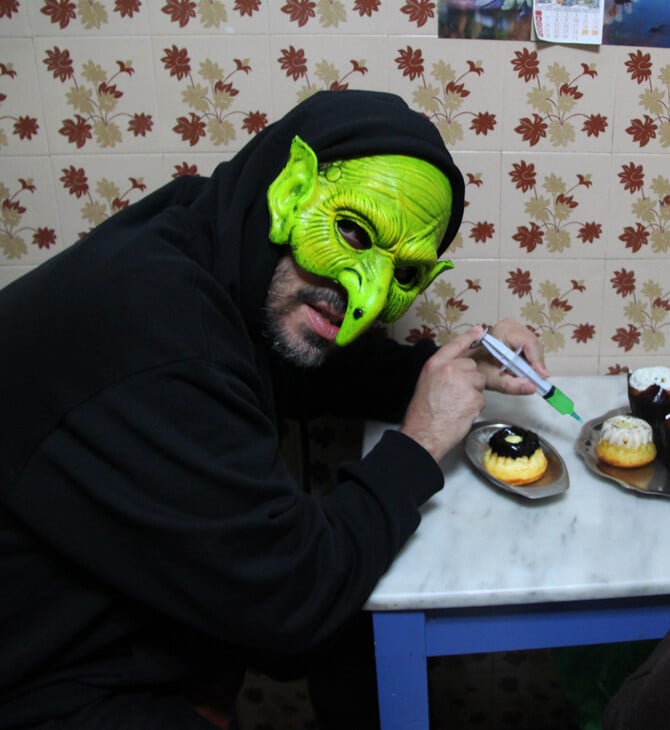 Ο Dim Goblin τα κάνει όλα για την αγάπη