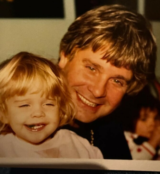 Σάρον και Κέλι Όσμπορν θυμούνται τον Όζι στα 77 χρόνια από τη γέννησή του