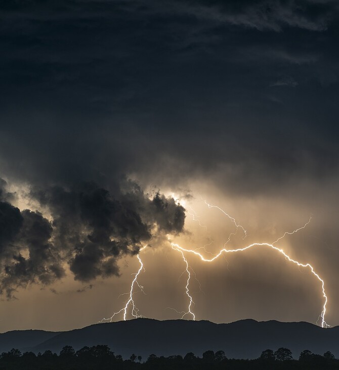 Τσατραφύλλιας: Η κακοκαιρία Byron επελαύνει στο 60% της χώρας - Πού αναμένονται ακραία φαινόμενα