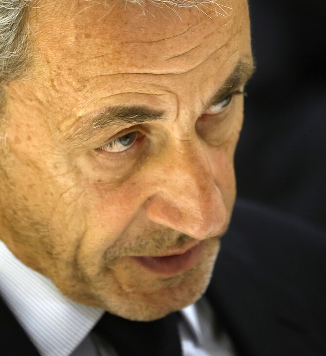 Ο Σαρκοζί δεν θεωρεί το ακροδεξιό κόμμα της Λεπέν κίνδυνο για τη Γαλλία