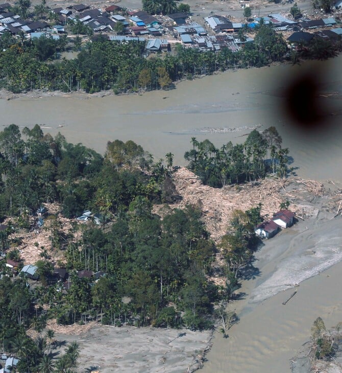 Ινδονησία: Στους 950 οι νεκροί από τις πλημμύρες - Περισσότεροι από 270 αγνοούμενοι