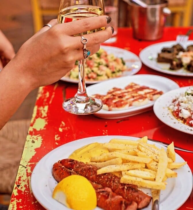 Ταβέρνα Λεύκα: Παράδοση, κήπος και αυθεντικές γεύσεις