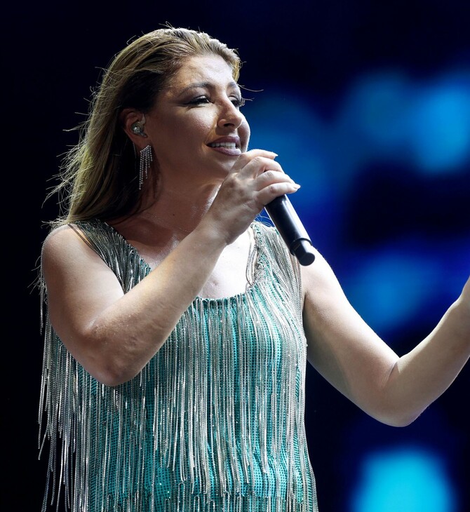 Έλενα Παπαρίζου: Οι αναφορές για λιποθυμικό επεισόδιο - Τι μετέδωσε ο σταθμός με τον οποίο συνεργάζεται