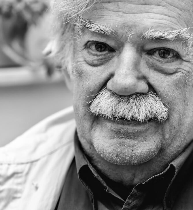 Απόστολος Βέττας: «Στο θέατρο οι πιστοί δηλώνουν την πίστη τους με το χειροκρότημα»