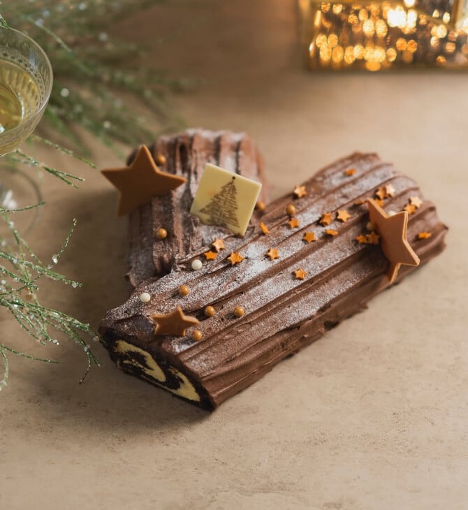 Χριστουγεννιάτικος κορμός, μια γλυκιά ιστορία που συνεχίζεται στα καλύτερα ζαχαροπλαστεία της πόλης