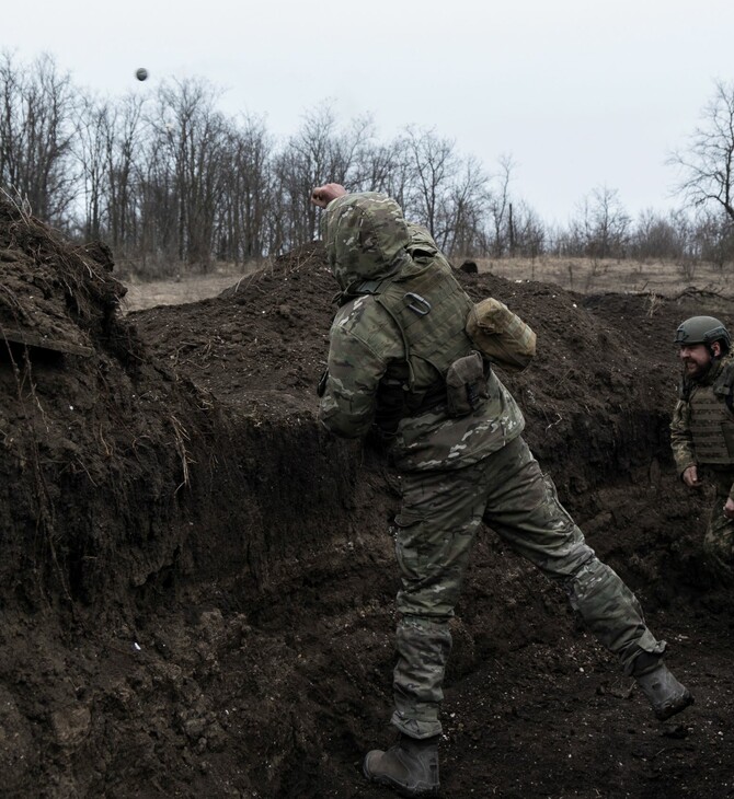 Ουκρανία: Καμία κατάπαυση πυρός χωρίς πλήρη ρωσικό έλεγχο του Ντονμπάς, λέει το Κρεμλίνο