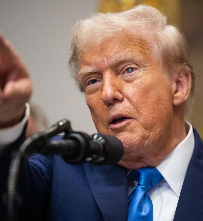 Λευκός Οίκος: Η διερμηνεία στη νοηματική «παρεμβαίνει» στην εικόνα του προέδρου