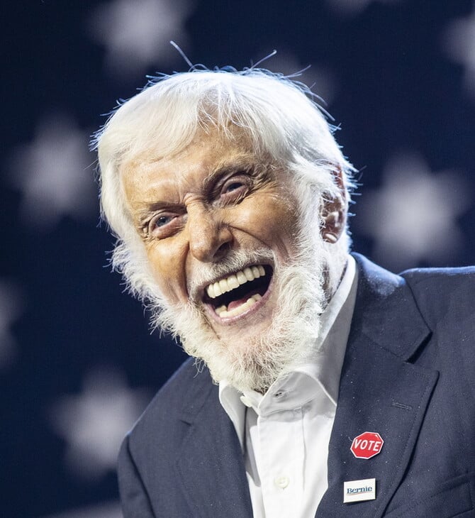 «Τα 100 δεν είναι αρκετά»: Ο Ντικ Βαν Ντάικ γιόρτασε έναν αιώνα ζωής