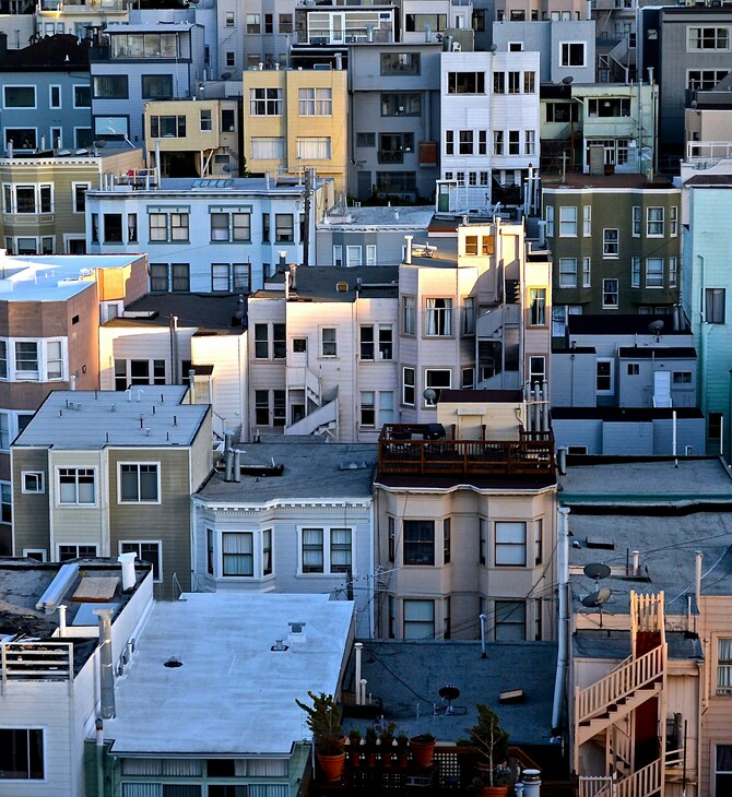 Το υψηλό κόστος στέγασης στην Ευρώπη μοιάζει με «νέα πανδημία», λέει ο δήμαρχος της Βαρκελώνης