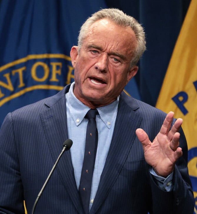 Οι ΗΠΑ σχεδιάζουν να αποκλείσουν τους τρανς ανηλίκους από την παροχή υπηρεσιών υγείας