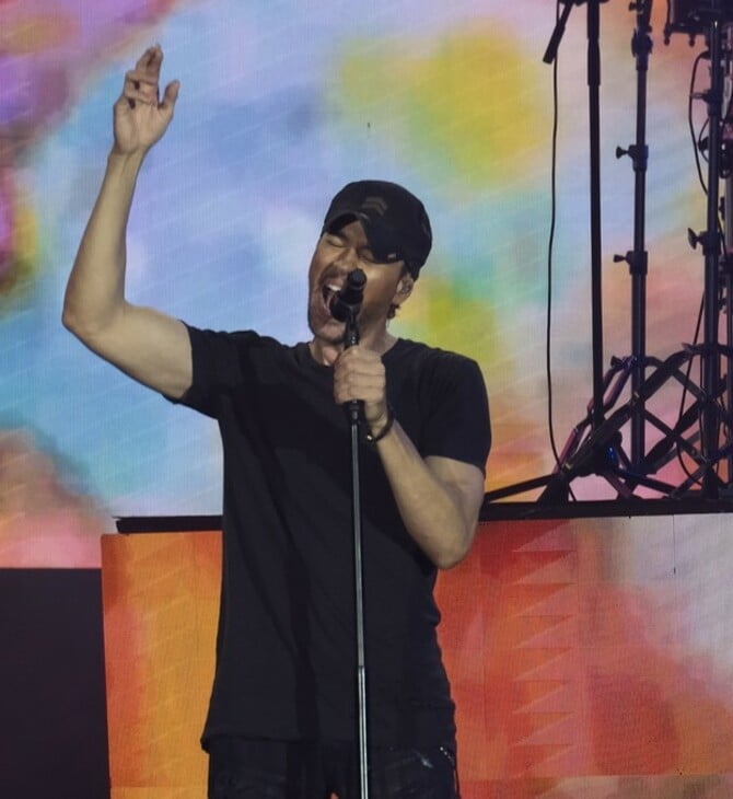 ΕΝΡΙΚΕ ΙΓΚΛΕΣΙΑΣ ΑΝΝΑ ΚΟΥΡΝΙΚΟΒΑ ΠΑΙΔΙ ΒΡΕΦΟΣ