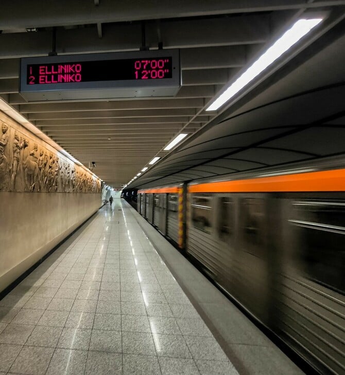 ΧΡΙΣΤΟΥΓΕΝΝΑ 2025 ΛΕΩΦΟΡΕΙΑ ΤΡΟΛΕΙ ΜΕΤΡΟ ΤΡΑΜ