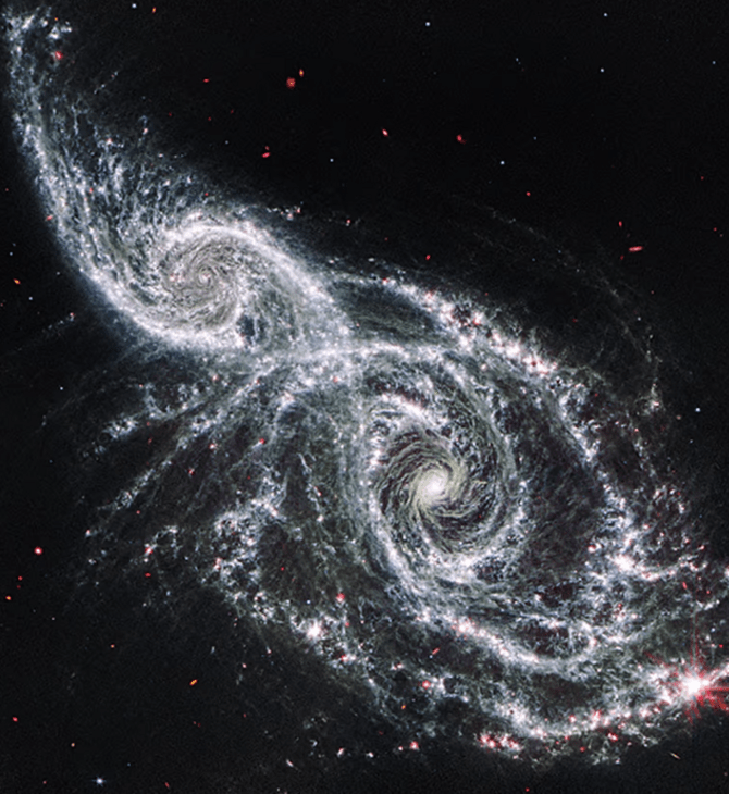 Εικόνα από το τηλεσκόπιο James Webb αποκαλύπτει τι συμβαίνει όταν συγκρούονται δύο γαλαξίες