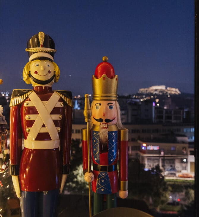 ΕΠΕΞ Ένα σπίτι που ζει για τα Χριστούγεννα/ Ένα σπίτι στο Γκάζι που θυμίζει το Harrods