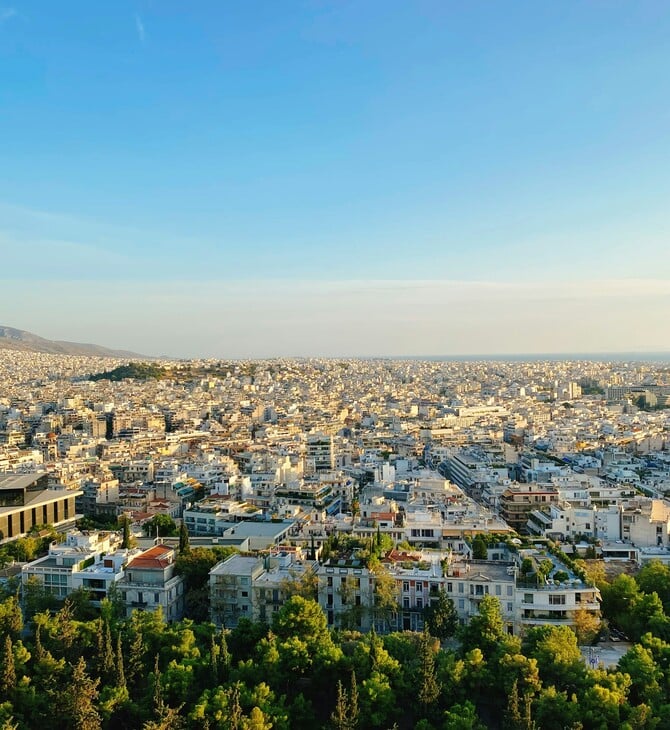 Πόσο «απέχει» το Παγκράτι από τη Γλυφάδα σύμφωνα με τα reviews στον Spitogatos;