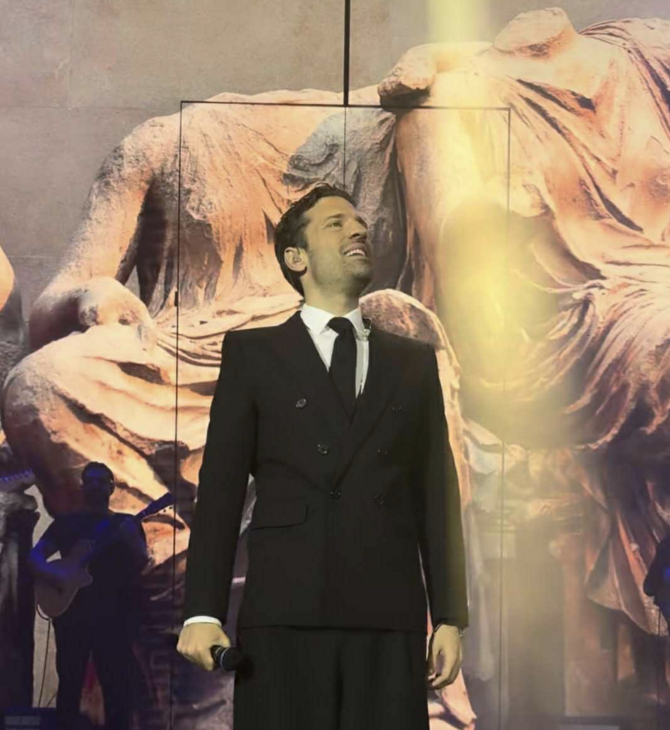 Κωνσταντίνος Αργυρός: μπουζούκια, γαρύφαλλα λιωμένα και Ελγίνεια