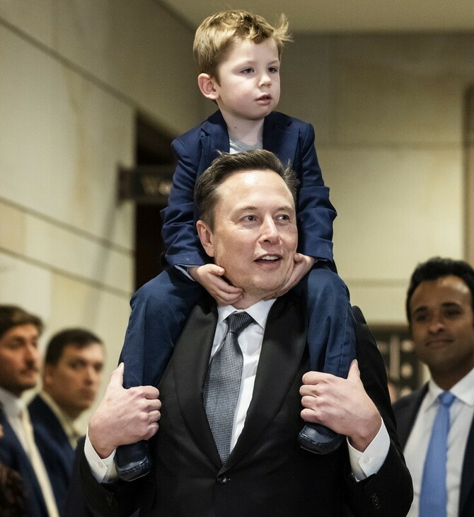 ΕΛΟΝ ΜΑΣΚ AI ΔΙΣΕΚΑΤΟΜΜΥΡΙΟΥΧΟΙ